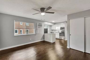 Main picture of 6449 Montgomery Rd