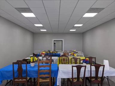 Main picture of 114 E Meadows St