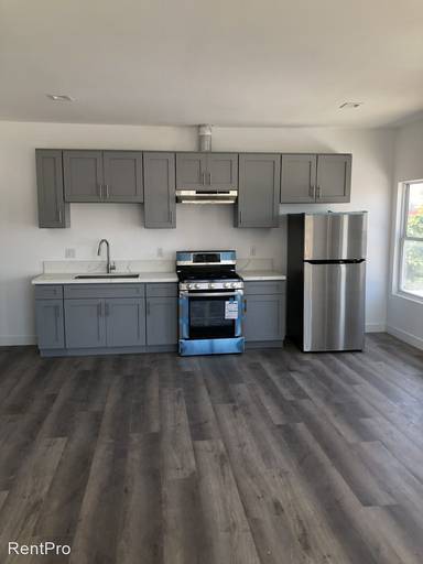 Main picture of 3015 S Norton Ave