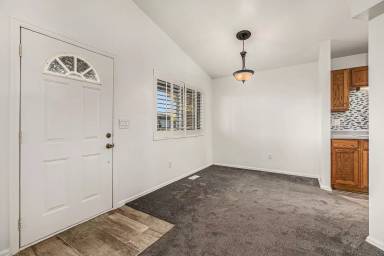 Main picture of 308 W Baldwyn Dr