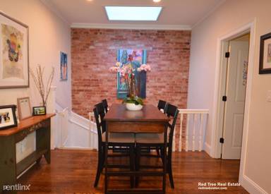 Main picture of 219 South St