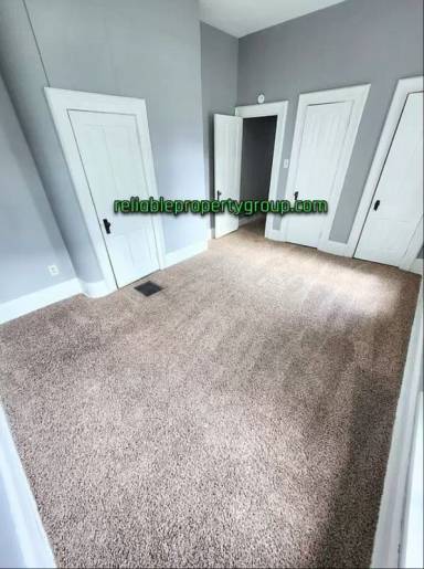 Main picture of 1240 W Washington Blvd