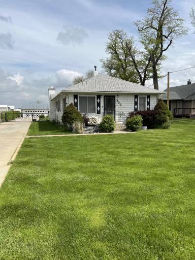 Main picture of 509 E Riverview Ave