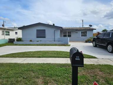 Main picture of 9360 NW 25th St