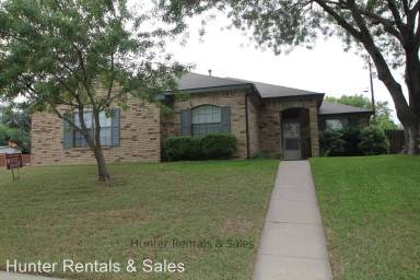 Main picture of 401 E Hogan Dr