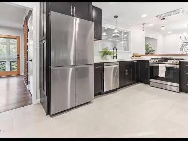 Main picture of 1300 Leclair St