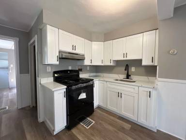 Main picture of 111 S Walnut St