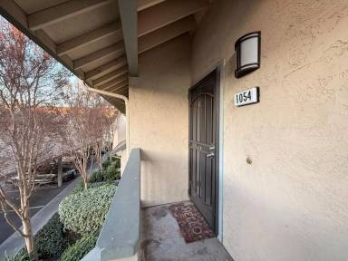 Main picture of 1054 Summershore Ct