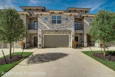 Main picture of 2909 Papa Bear Dr