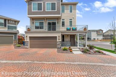 Main picture of 10145 Zeno St
