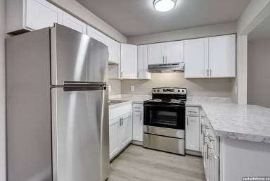 Main picture of 2323 Eastman Ave