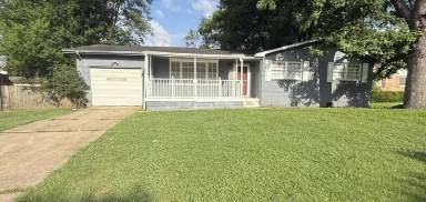Main picture of 4202 Balwin Cir SW