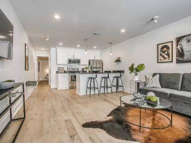 Main picture of 1700 NW 18th St