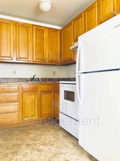 Main picture of 700 Spencer St