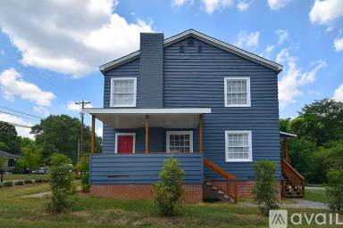 Main picture of 721 S Washington St