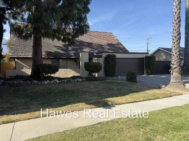 Main picture of 8830 Avalon St