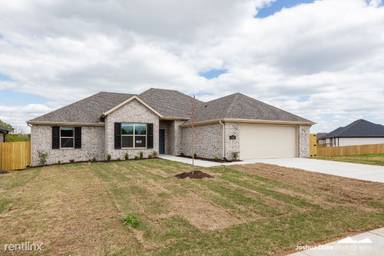 Main picture of 1470 N Pershing St