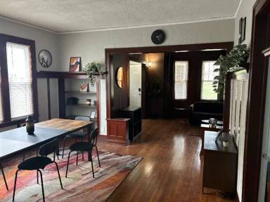 Main picture of 875 Philip St