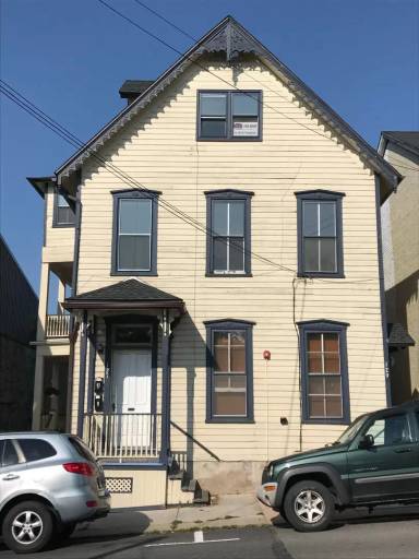 Main picture of 127 N Spring St