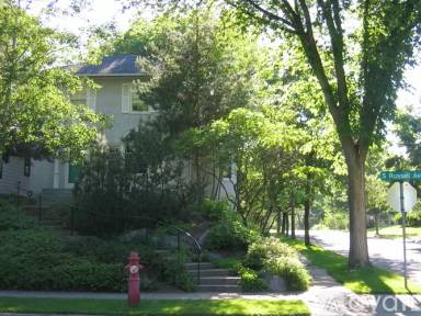Main picture of 202 Russell Ave S
