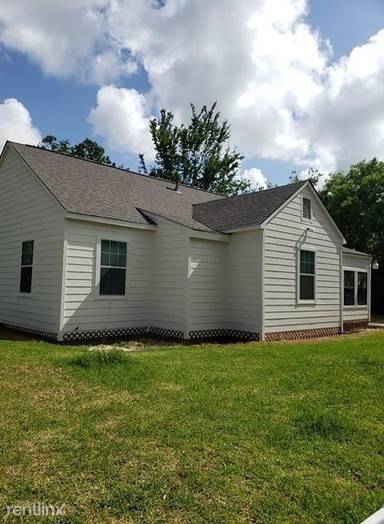 Main picture of 400 King Edwards Pl