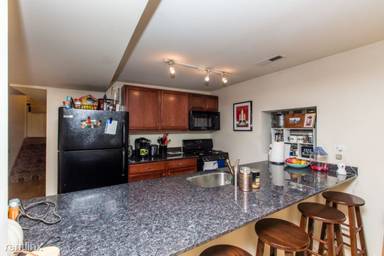 Main picture of 2339 W McLean Ave