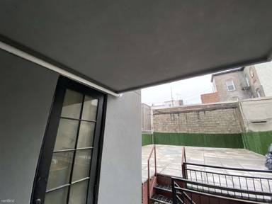 Main picture of 555 Grand St