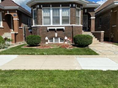 Main picture of 7247 S Francisco Ave