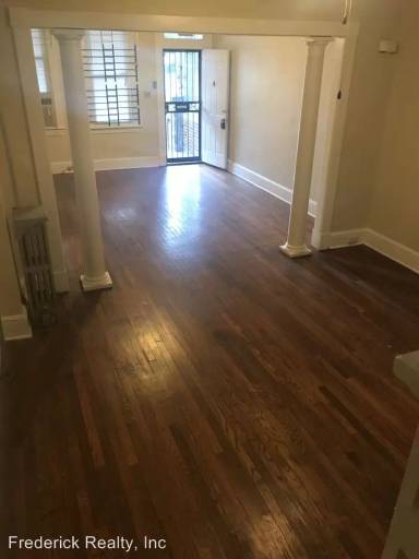 Main picture of 4018 Walrad St