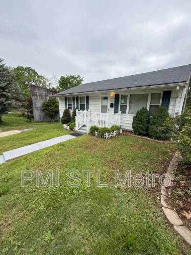 Main picture of 6241 Lorraine Ave