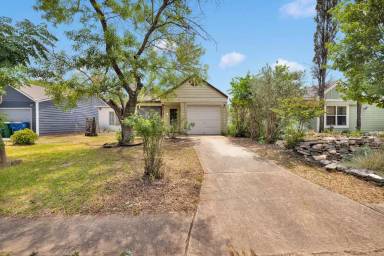 Main picture of 9816 Village Briar