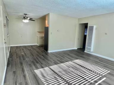 Main picture of 351 W Palm Ave