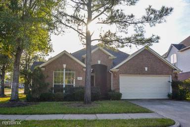 Main picture of 4914 Surrey Park Cir