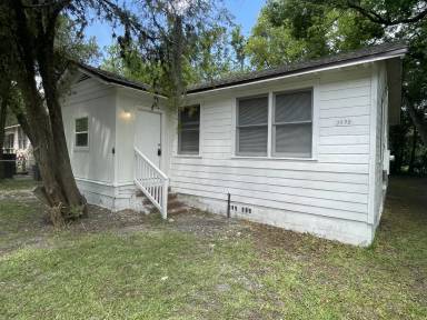 Main picture of 2895 Webster St