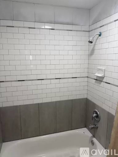 Main picture of 617 W 41st St