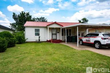 Main picture of 2732 SW 44th St