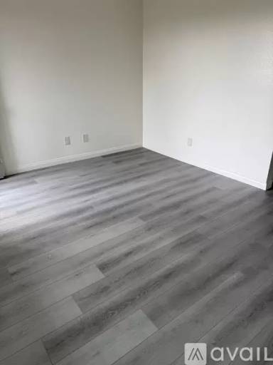 Main picture of 127 N 13th Ave