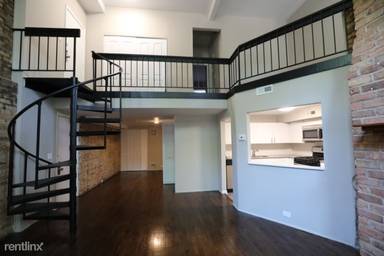 Main picture of 666 W Roscoe St
