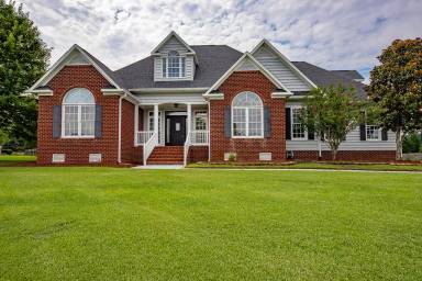 Main picture of 112 Pebblebrook Dr