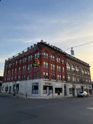 Main picture of 662 Bleecker St