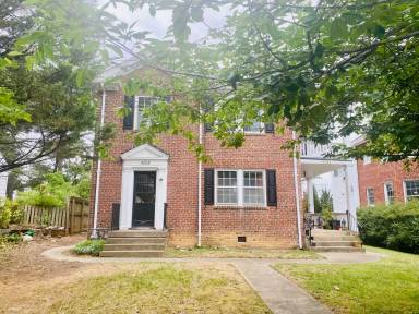 Main picture of 4208 Fitzhugh Ave