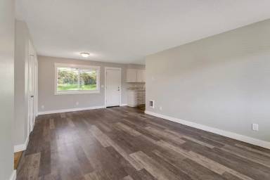 Main picture of 8020 SW Thorn St