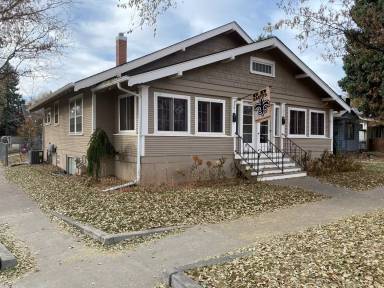 Main picture of 1201 W Oak St