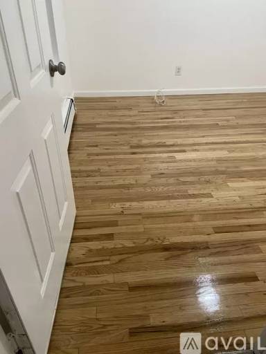 Main picture of 12918 Kew Gardens Rd