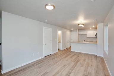 Main picture of 1657 S Arborwood Ln