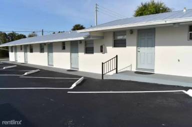 Main picture of 2135 NE Dixie Hwy