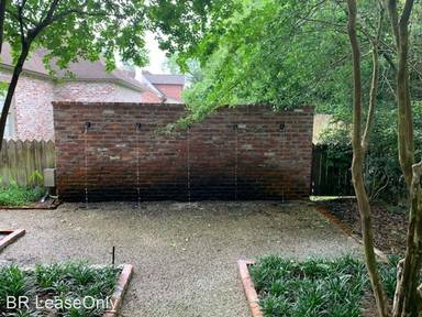 Main picture of 7512 Crown Oak Dr