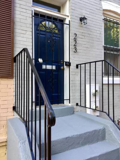 Main picture of 223 Bates St NW
