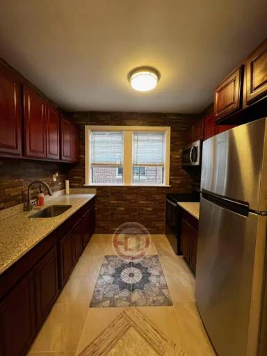 Main picture of 2016 Colonial Ave