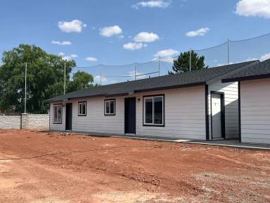Main picture of 195 N Lyon Gate Dr